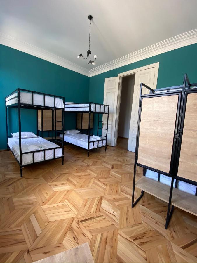 Red Door Appartement Tbilisi Buitenkant foto