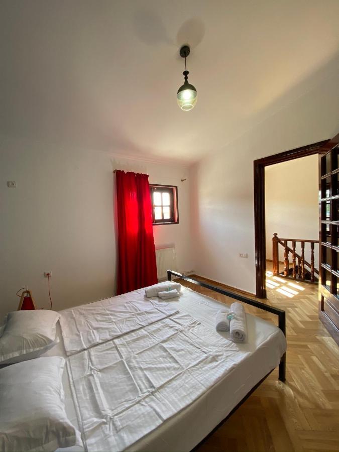 Red Door Appartement Tbilisi Buitenkant foto