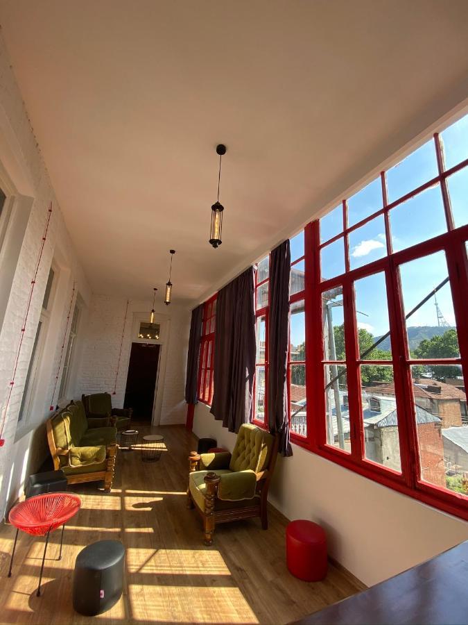 Red Door Appartement Tbilisi Buitenkant foto