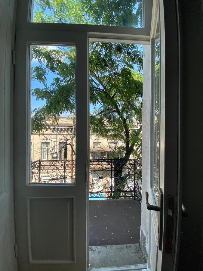 Red Door Appartement Tbilisi Buitenkant foto