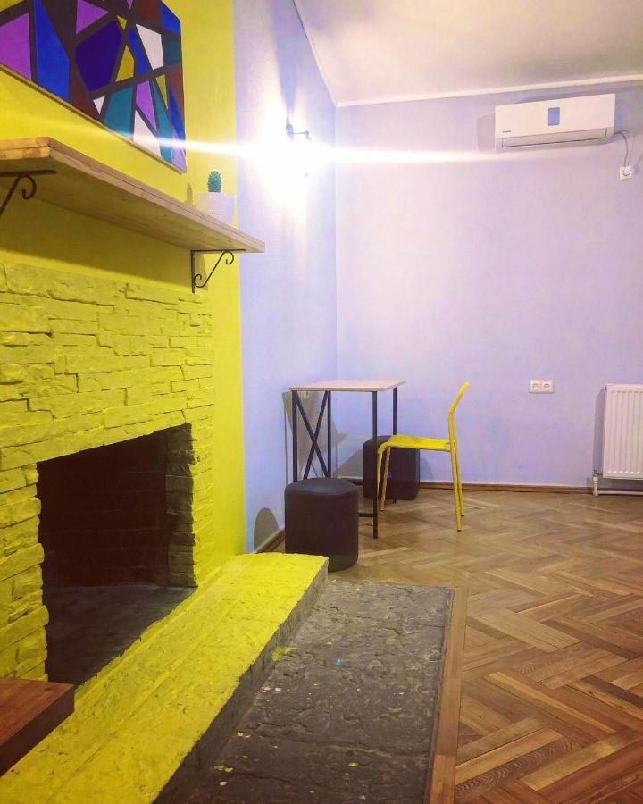 Red Door Appartement Tbilisi Buitenkant foto